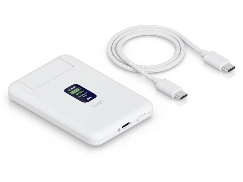 Verpakkingsinhoud van de Ubiquiti UniFi Travel Router compacte WiFi 5 VPN reisrouter met USB-C aansluitkabel