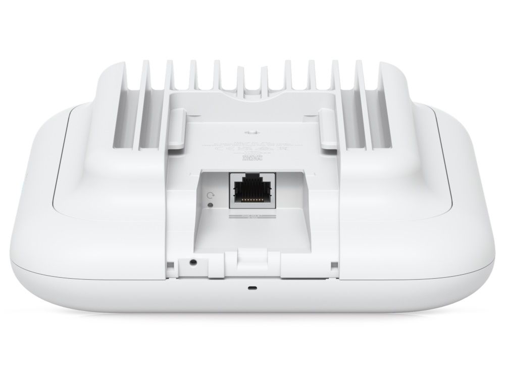 Ubiquiti UniFi U7 Outdoor WiFi 7 access point ethernetpoort