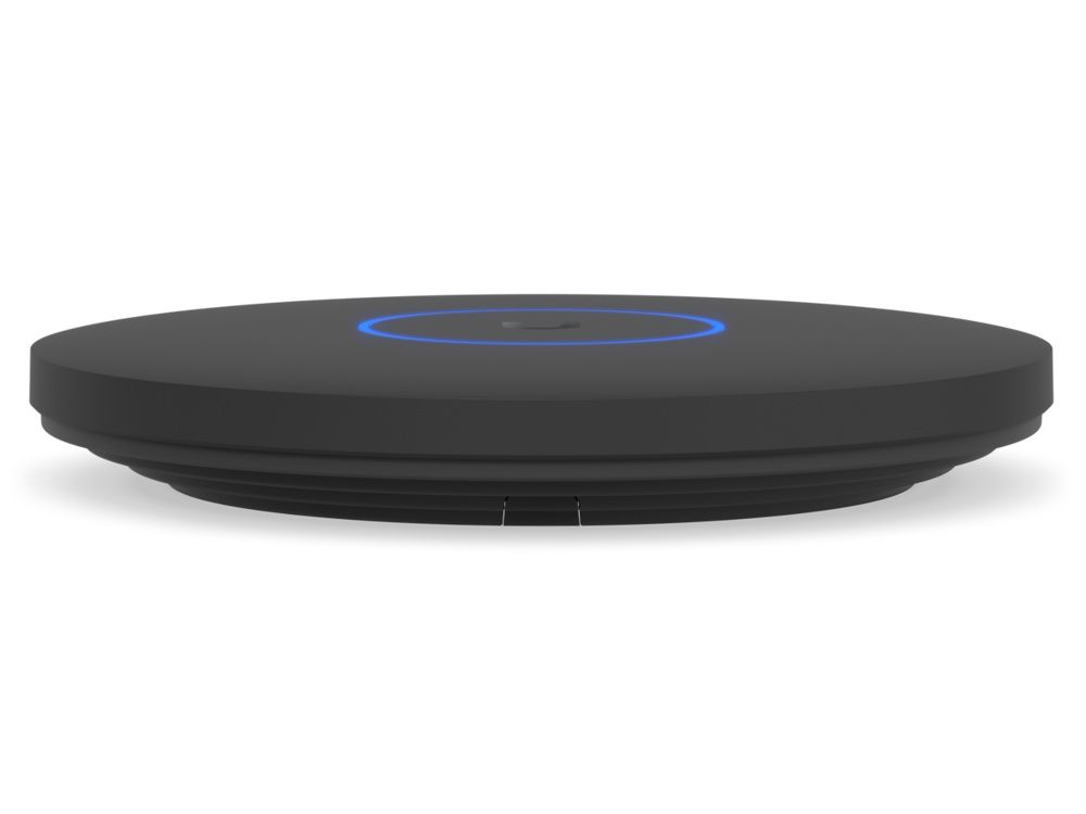 Het Ubiquiti UniFi U7 Pro XGS Indoor 8-stream WiFi 7 Access Point in het zwart liggend