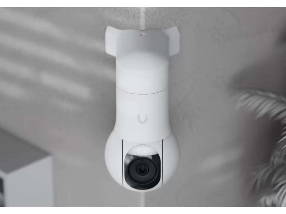 Ubiquiti G5 PTZ Corner Mount UACC-G5-PTZ-CM geïnstalleerd